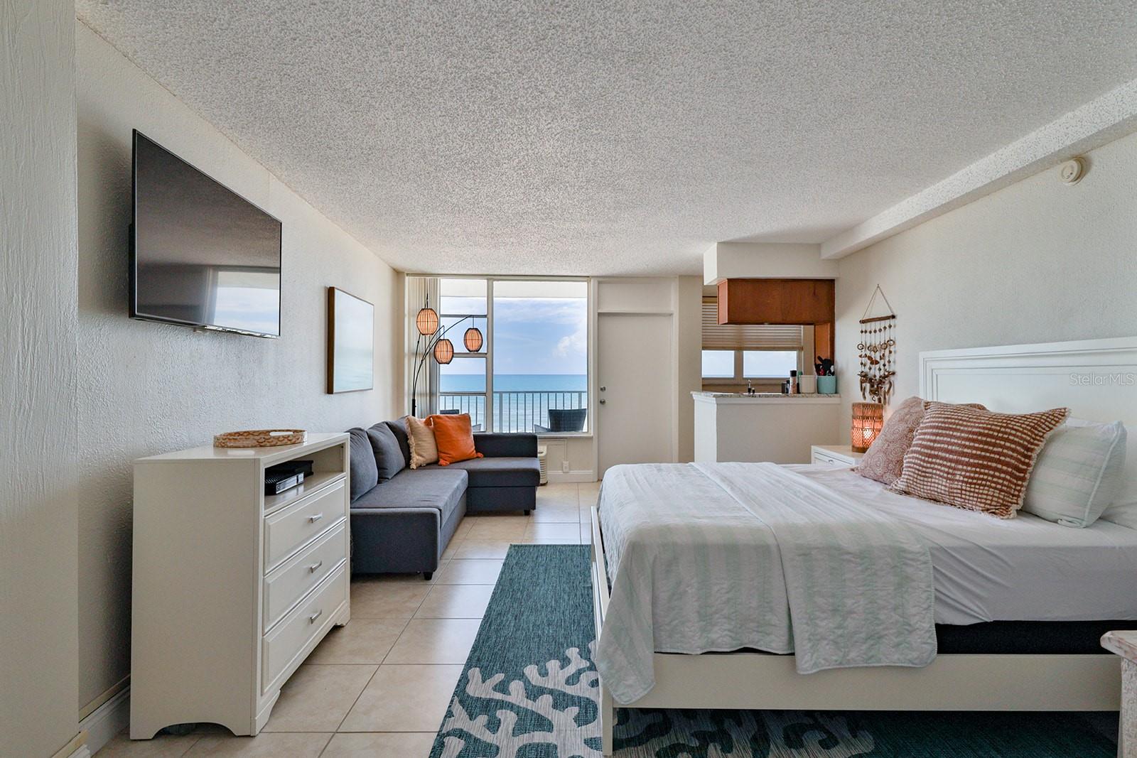 DAYTONA BEACH CLUB UNIT CU01 - Residential Lease
