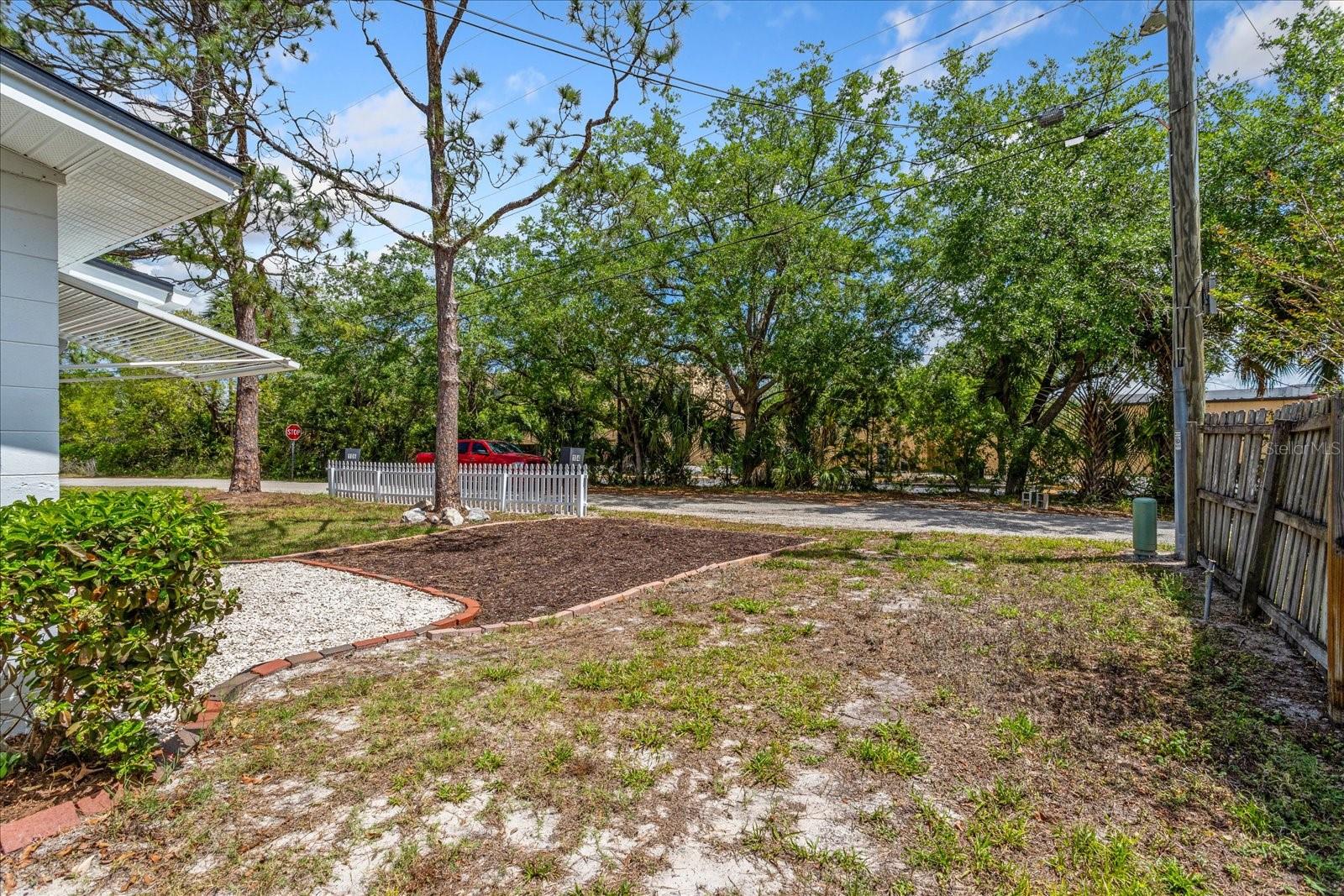 104 & 106 N DRIFTWOOD LANE