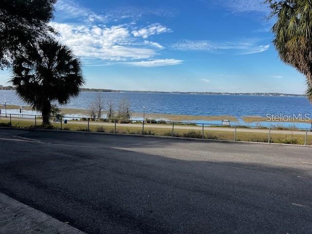 CLERMONT LAKE MINNEOLA CONDO - Residential Lease