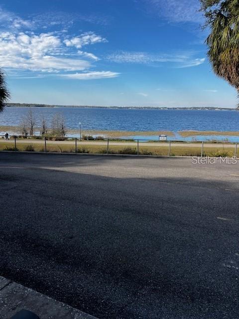 CLERMONT LAKE MINNEOLA CONDO - Residential Lease