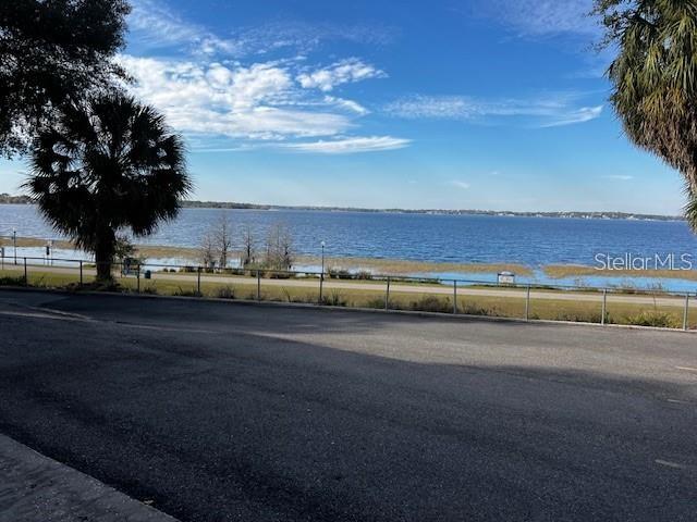 CLERMONT LAKE MINNEOLA CONDO - Residential Lease