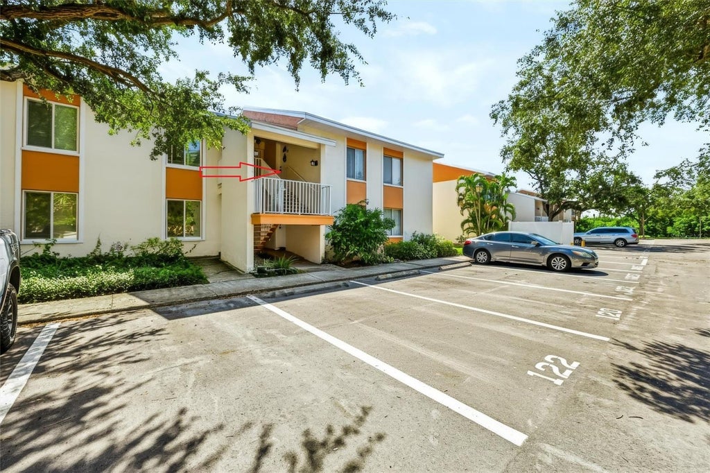 Photo of 776 100th Avenue N #204, St Petersburg, FL 33702 (MLS # TB8561708)