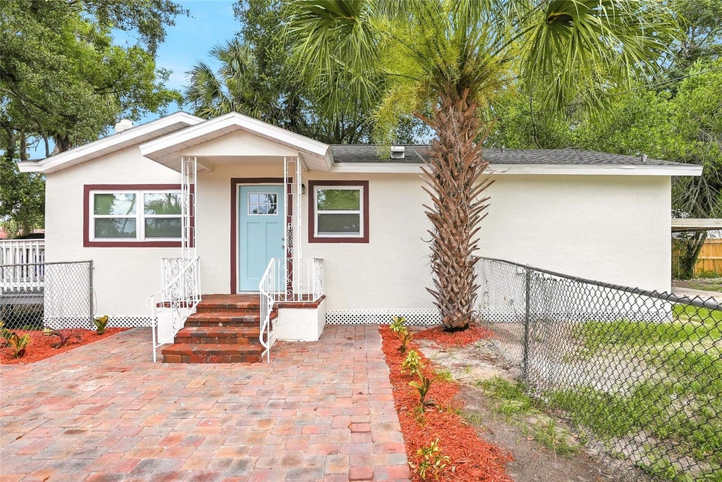 Photo of 1002 E Seward Street, Tampa, FL 33604 (MLS # TB8527818)