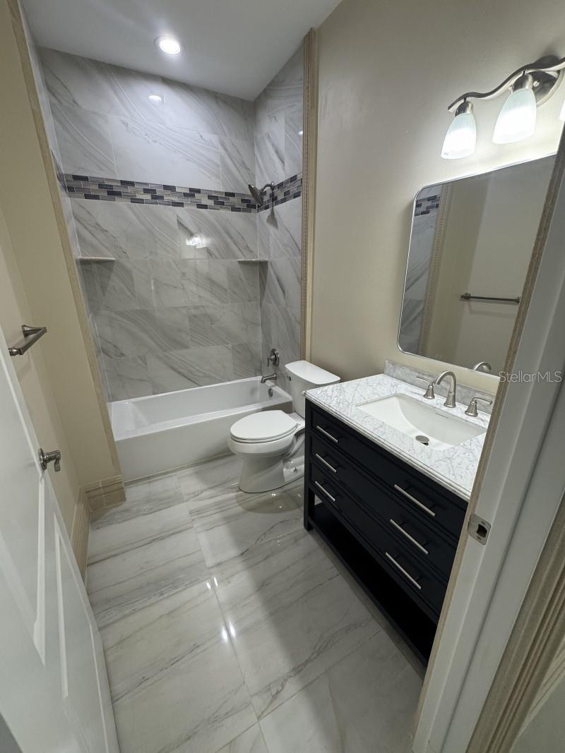 CONNERS GABLES - Residential