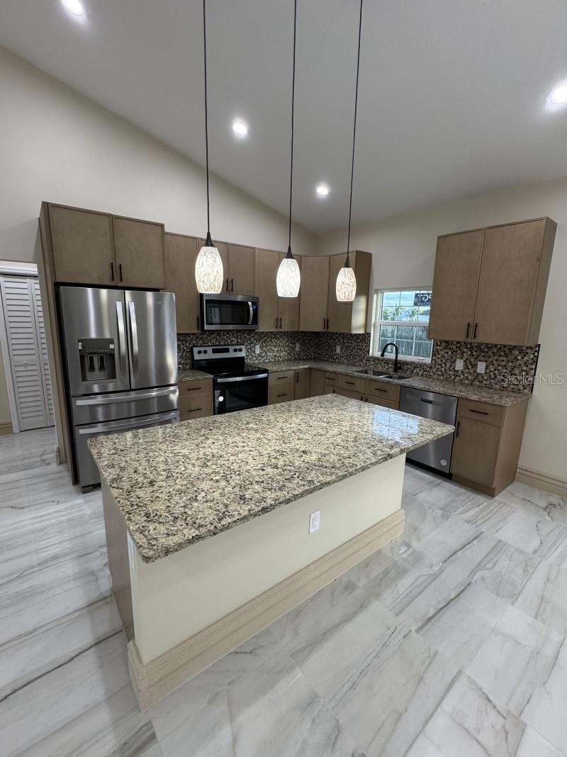 CONNERS GABLES - Residential