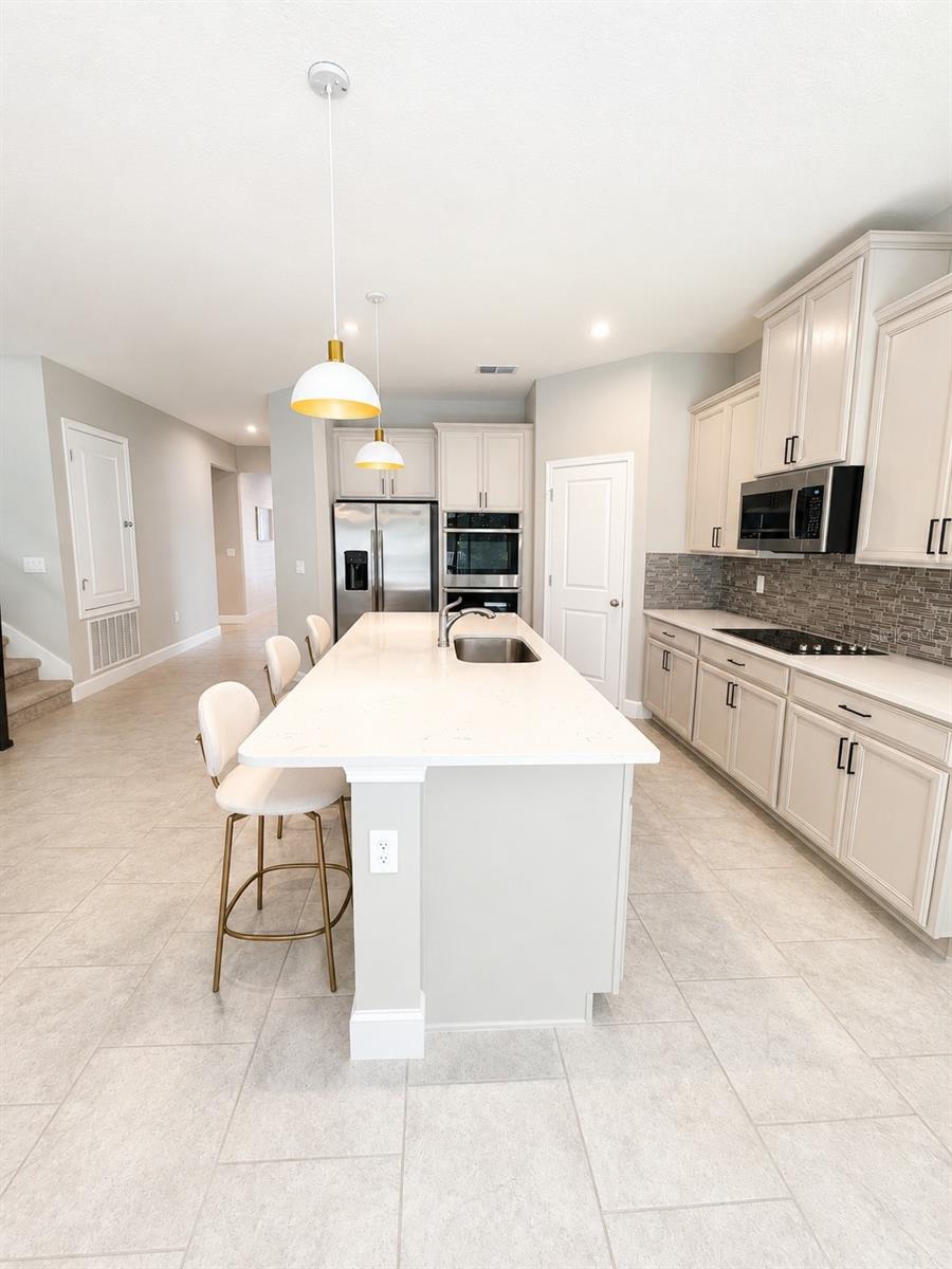 281 SIESTA VISTA COURT
