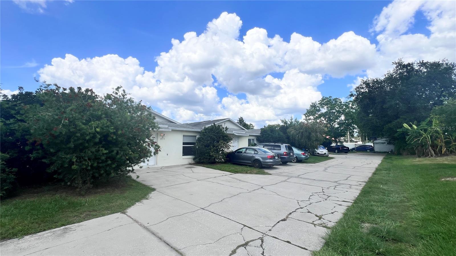 Welcome home to this well-maintained 3-bedroom, 2-bath duplex tucked away at the end of a quiet street in St. Cloud. Nestled in a peaceful neighborhood, this home offers a perfect blend of comfort and convenience.
Inside, you'll find a cozy living room, a functional galley-style kitchen, and a mix of tile and carpet flooring. Enjoy the Florida weather from your private screened-in porch, and take advantage of the washer/dryer hookups for added convenience.
There’s ample parking with designated pads for up to two vehicles. Located just minutes from East Lake Tohopekaliga, Highway 192, and the Florida Turnpike, you're close to shopping, dining, and outdoor recreation—while still enjoying a tucked-away, residential feel.
Don’t miss out—this home is move-in ready!
The Required, Essential Resident Benefits Package enhances your renting experience for only $34 each month. Tenants enjoy valuable services designed to support your lifestyle and future plans, ensuring convenience and peace of mind throughout your tenancy.