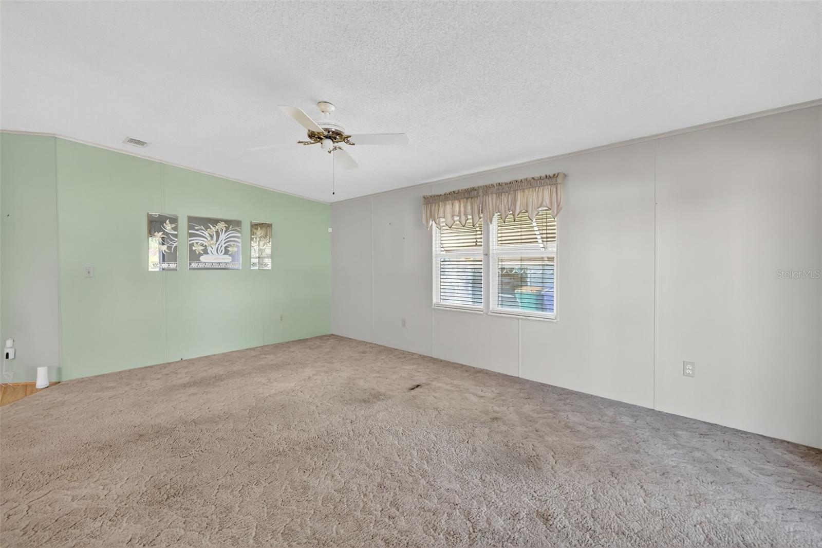 TAVARES FOX RUN MOBILE HOME - Residential