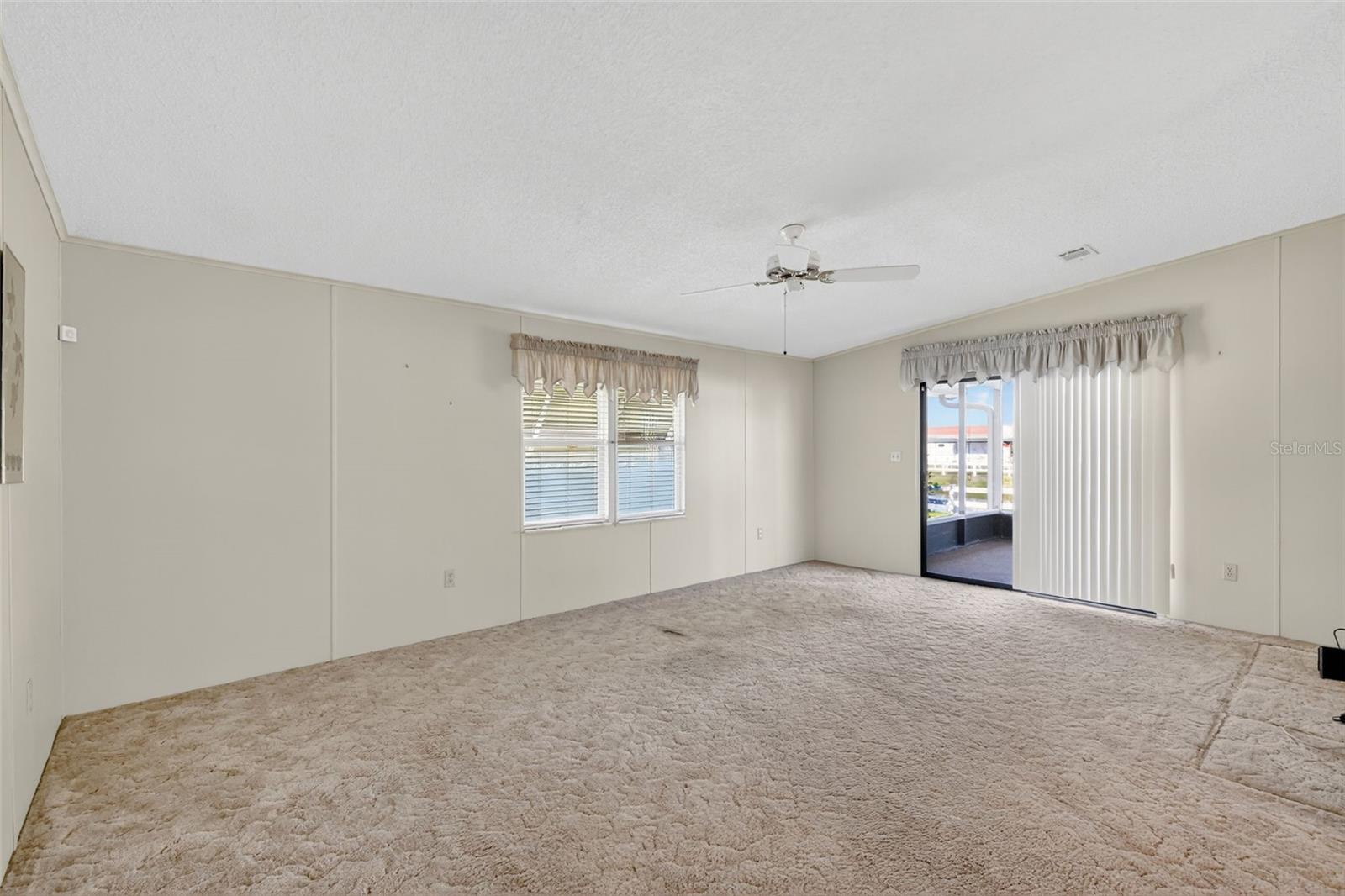 TAVARES FOX RUN MOBILE HOME - Residential