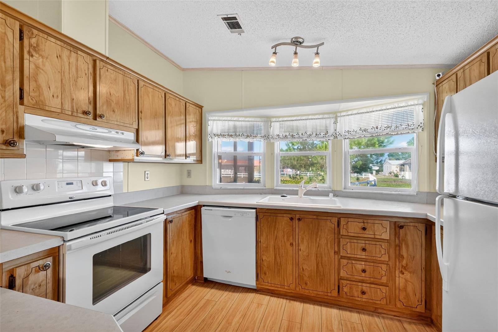 TAVARES FOX RUN MOBILE HOME - Residential