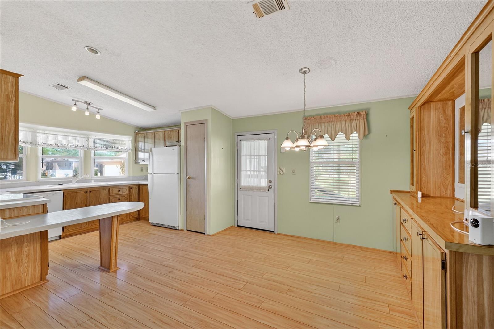 TAVARES FOX RUN MOBILE HOME - Residential