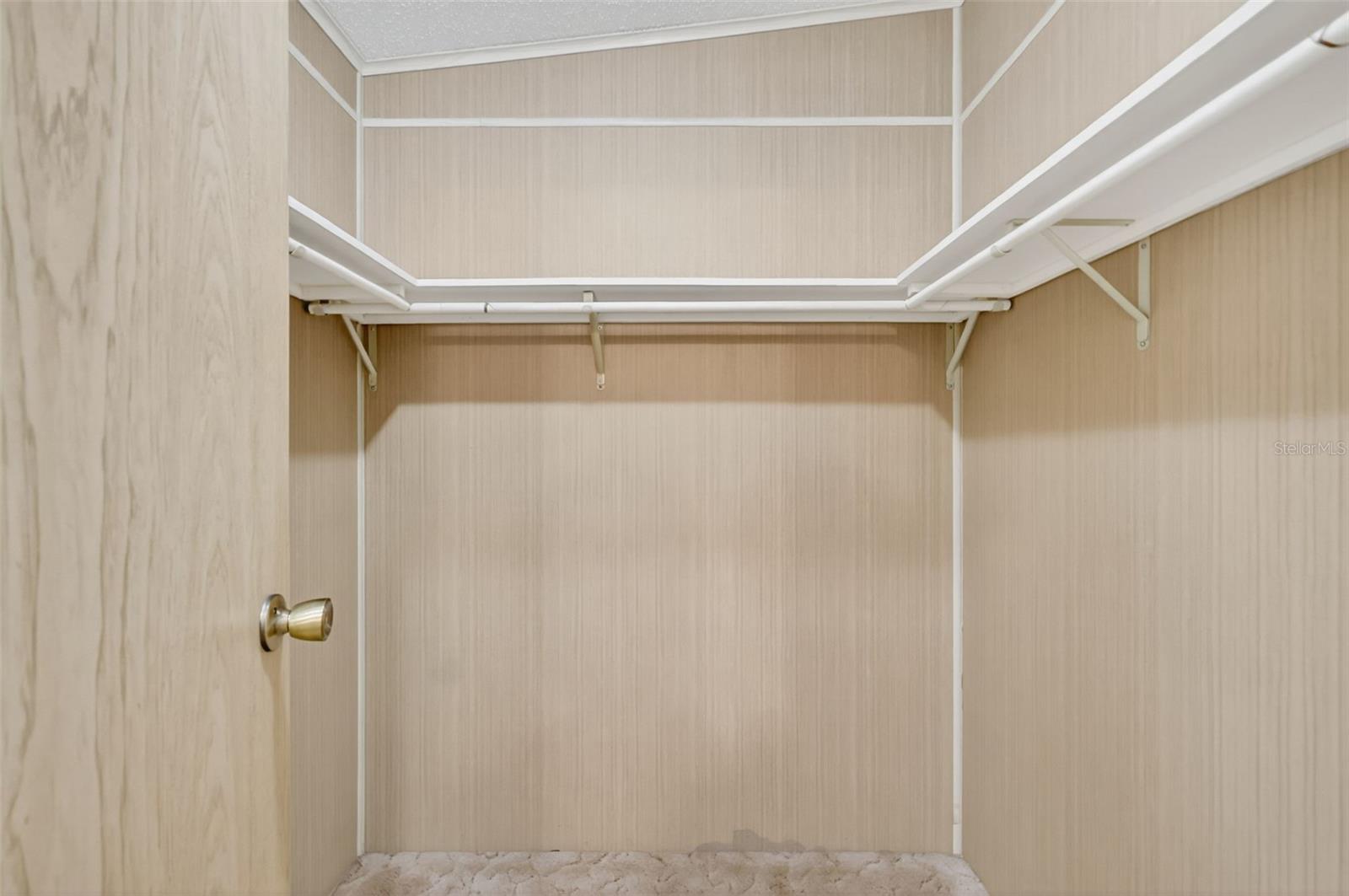 TAVARES FOX RUN MOBILE HOME - Residential