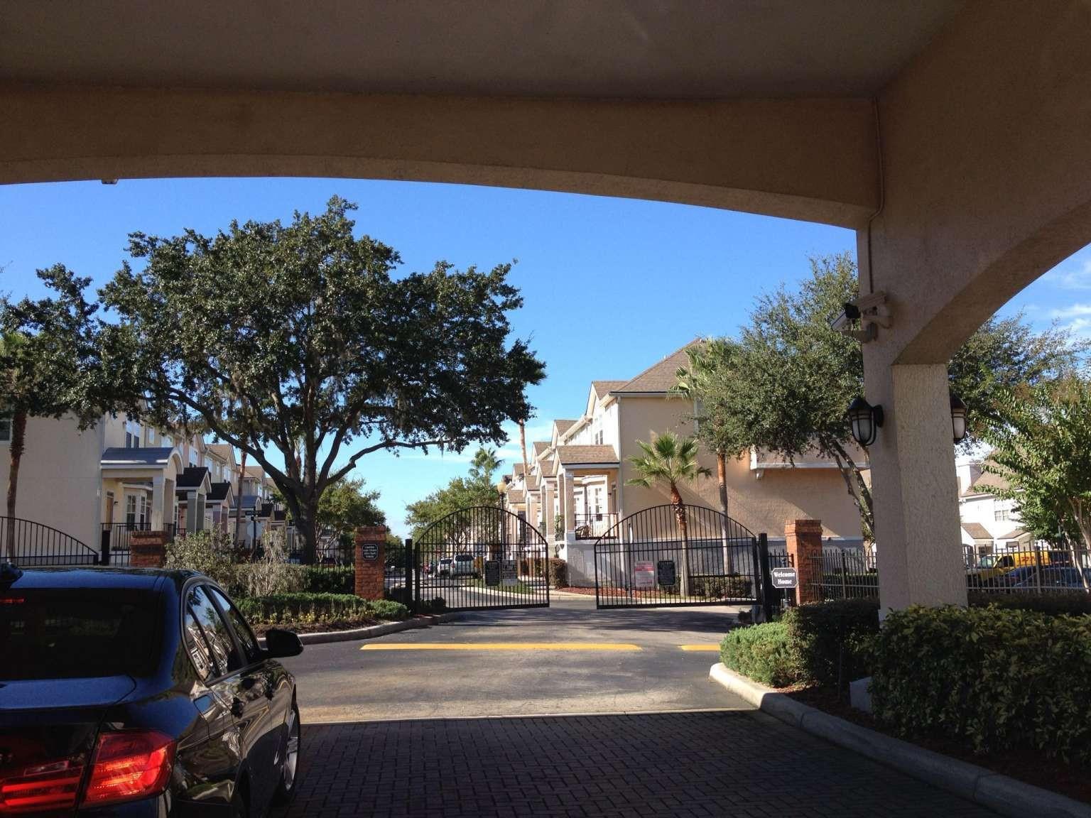 HAMPTONS/METROWEST PH 02 - Residential