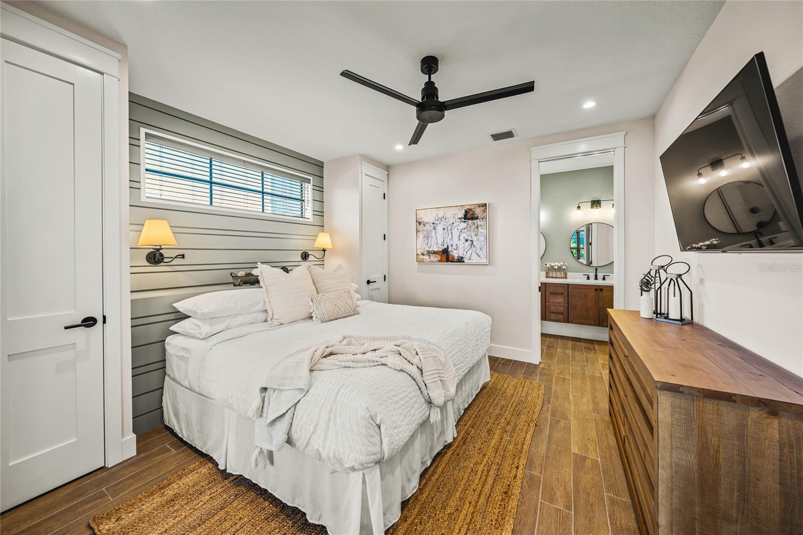 POINT OF ROCKS TERRACE - Residential