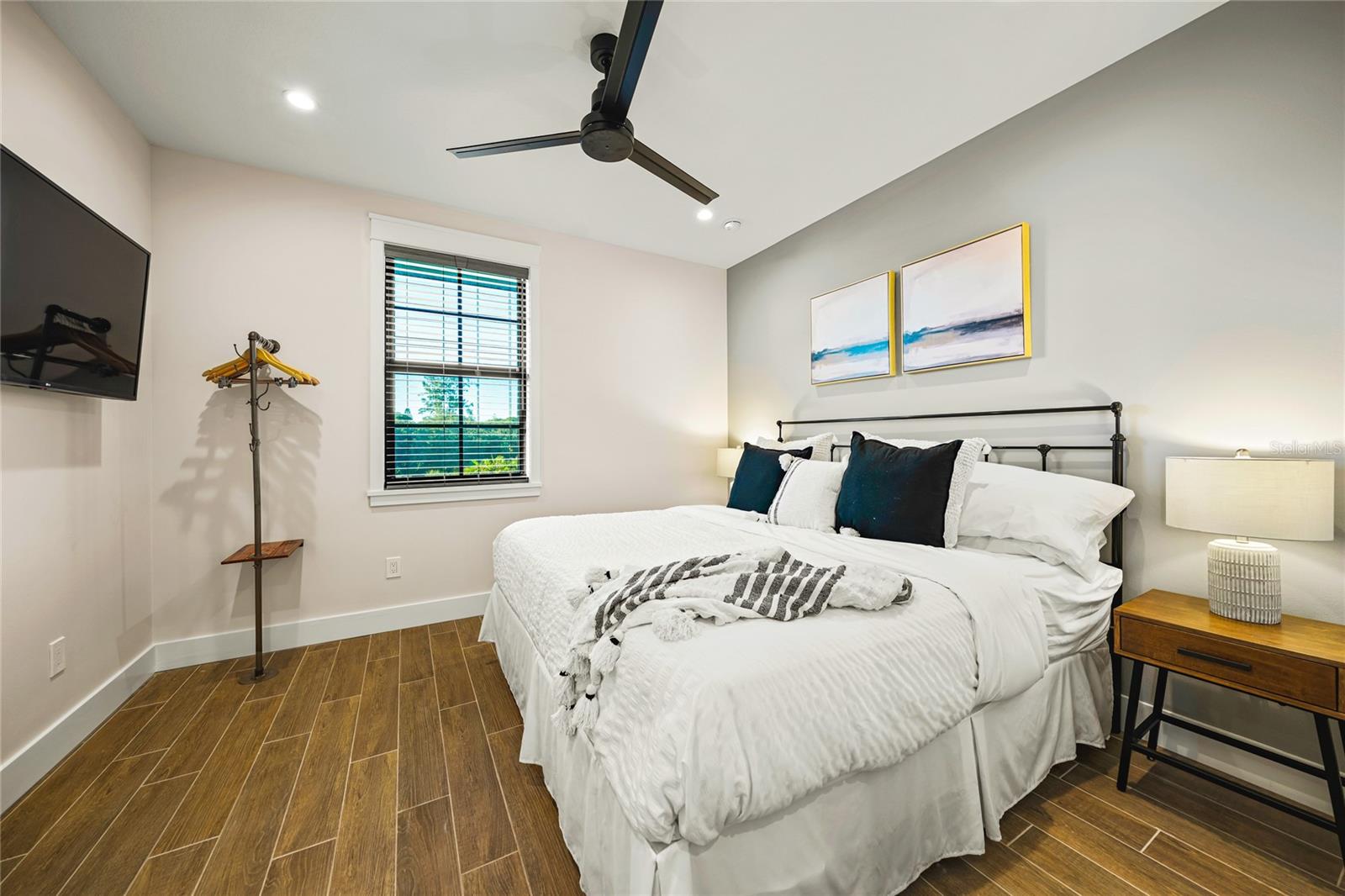 POINT OF ROCKS TERRACE - Residential