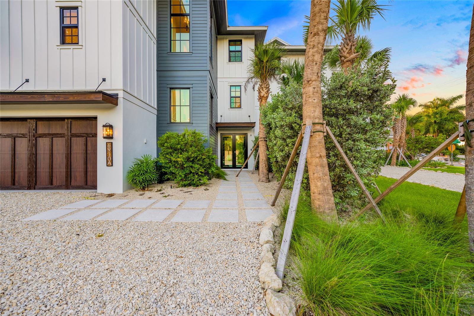 POINT OF ROCKS TERRACE - Residential