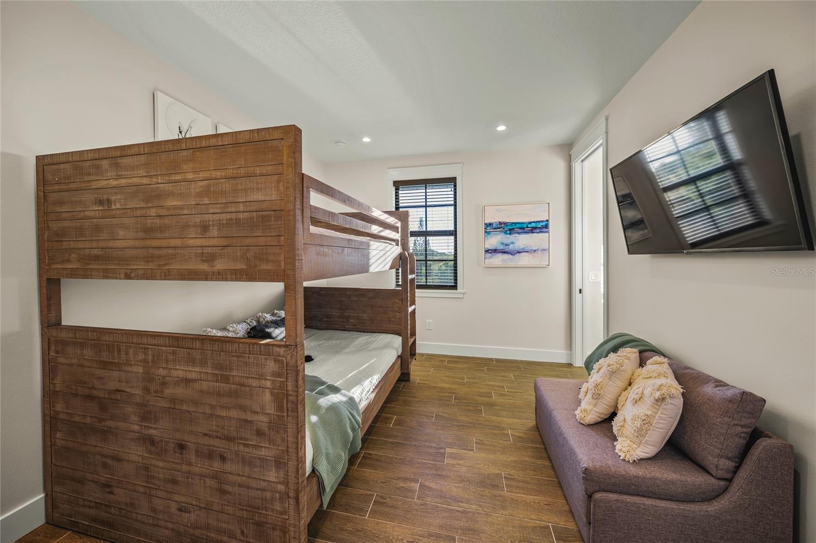 POINT OF ROCKS TERRACE - Residential