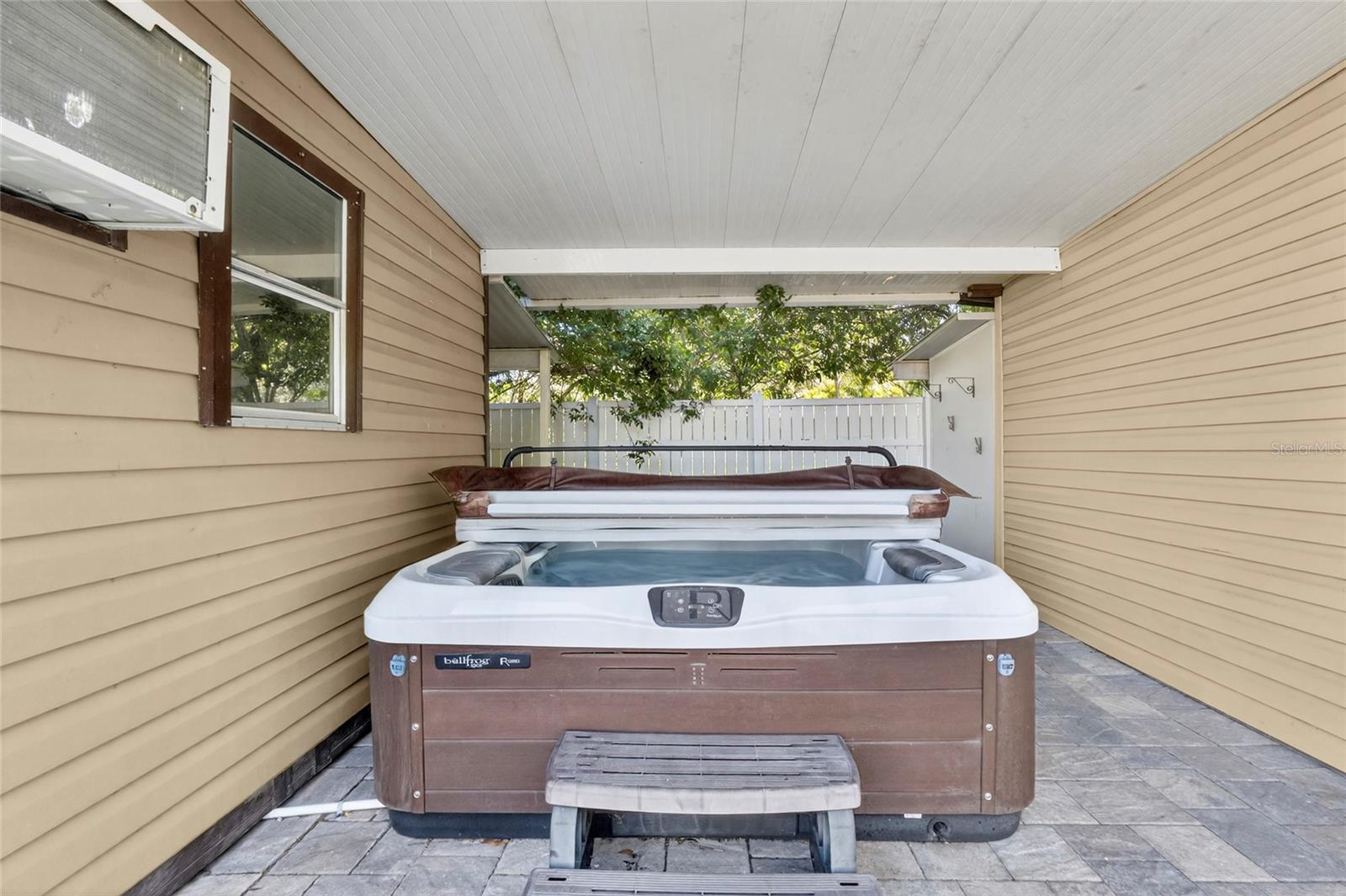 BELL HARBOR - Residential