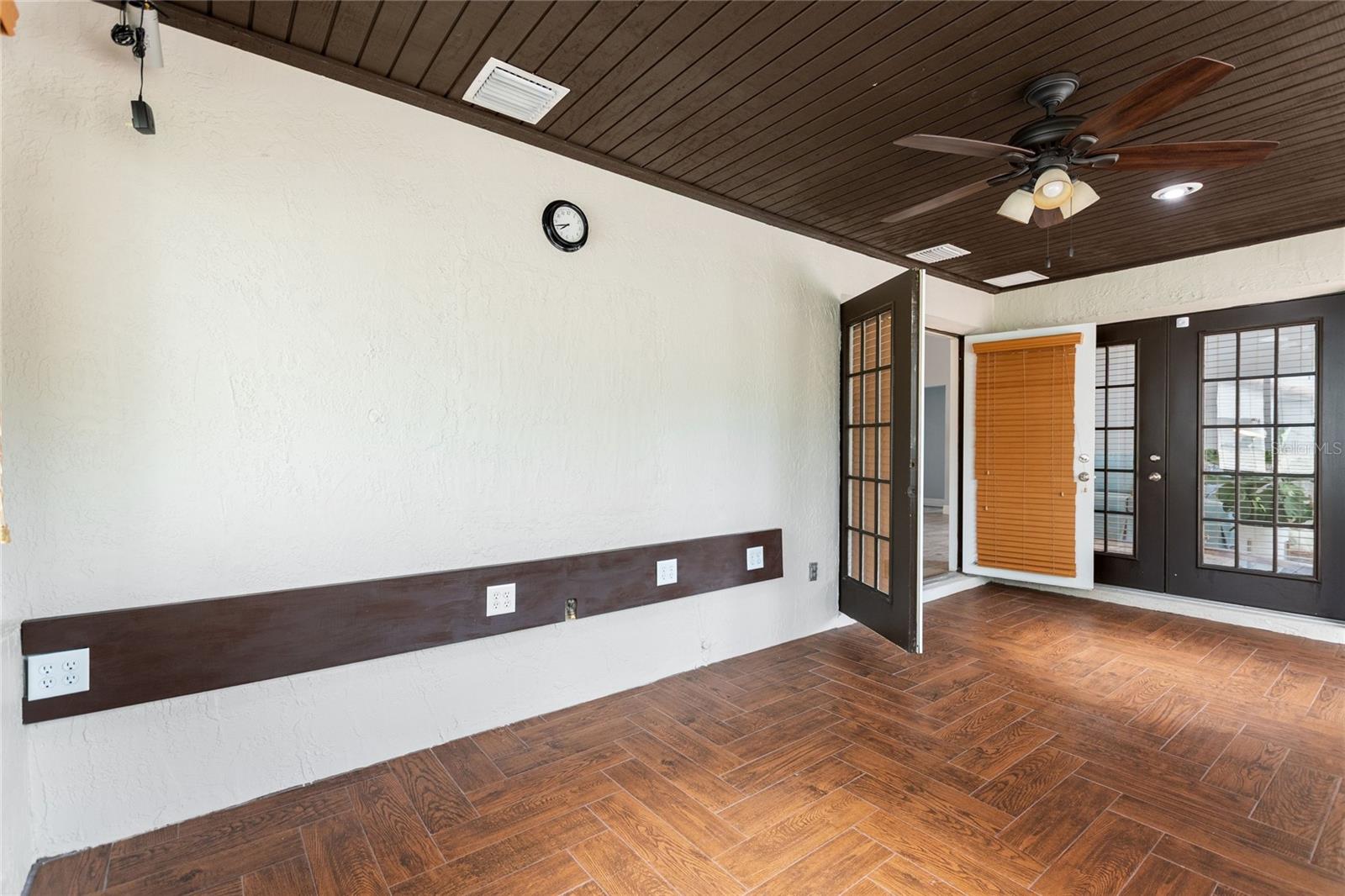 ORANGE TREE COUNTRY CLUB - Residential