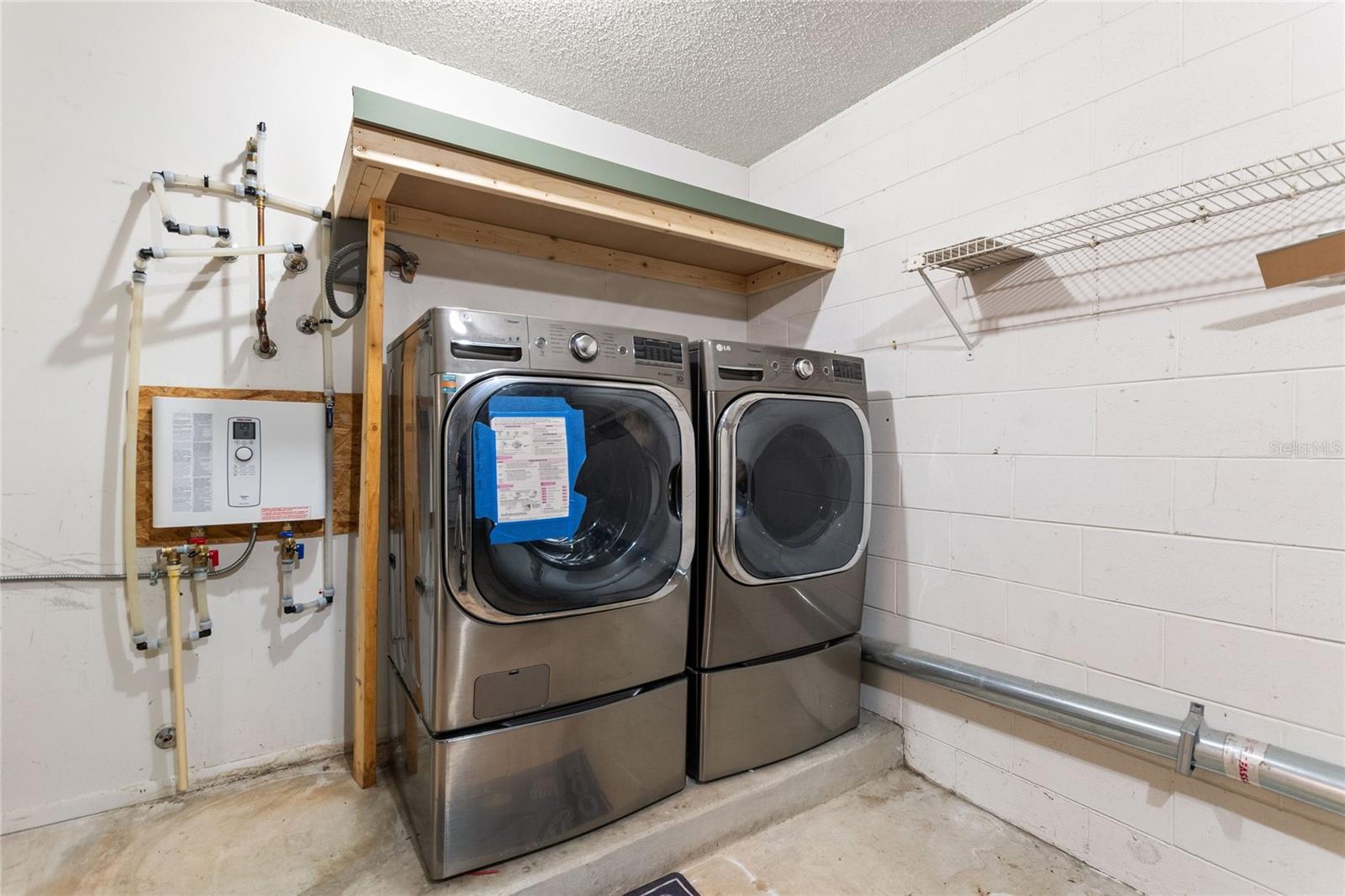 ORANGE TREE COUNTRY CLUB - Residential