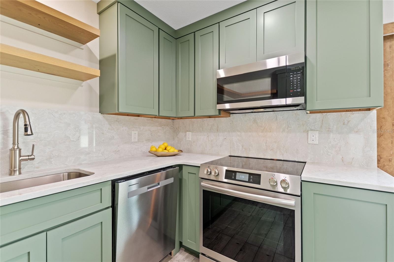 ORANGE TREE COUNTRY CLUB - Residential