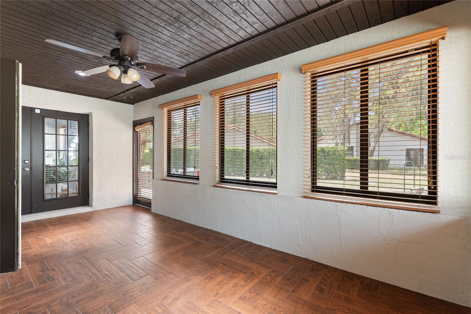 ORANGE TREE COUNTRY CLUB - Residential