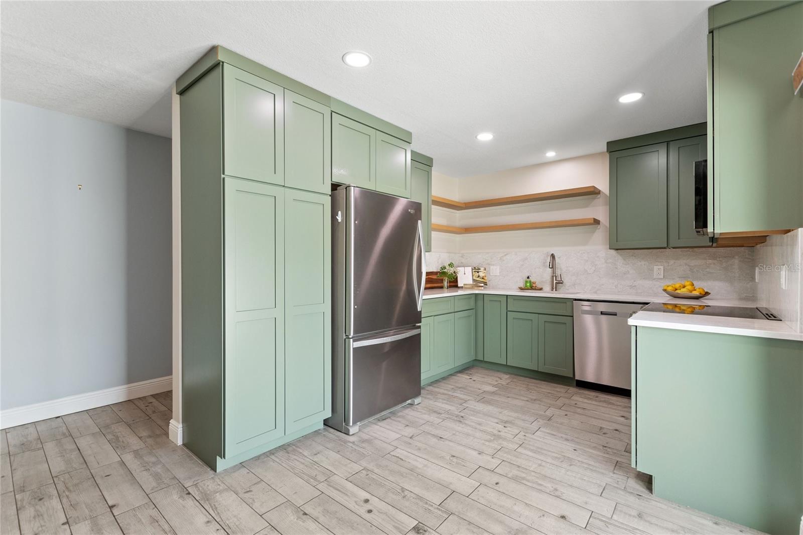 ORANGE TREE COUNTRY CLUB - Residential