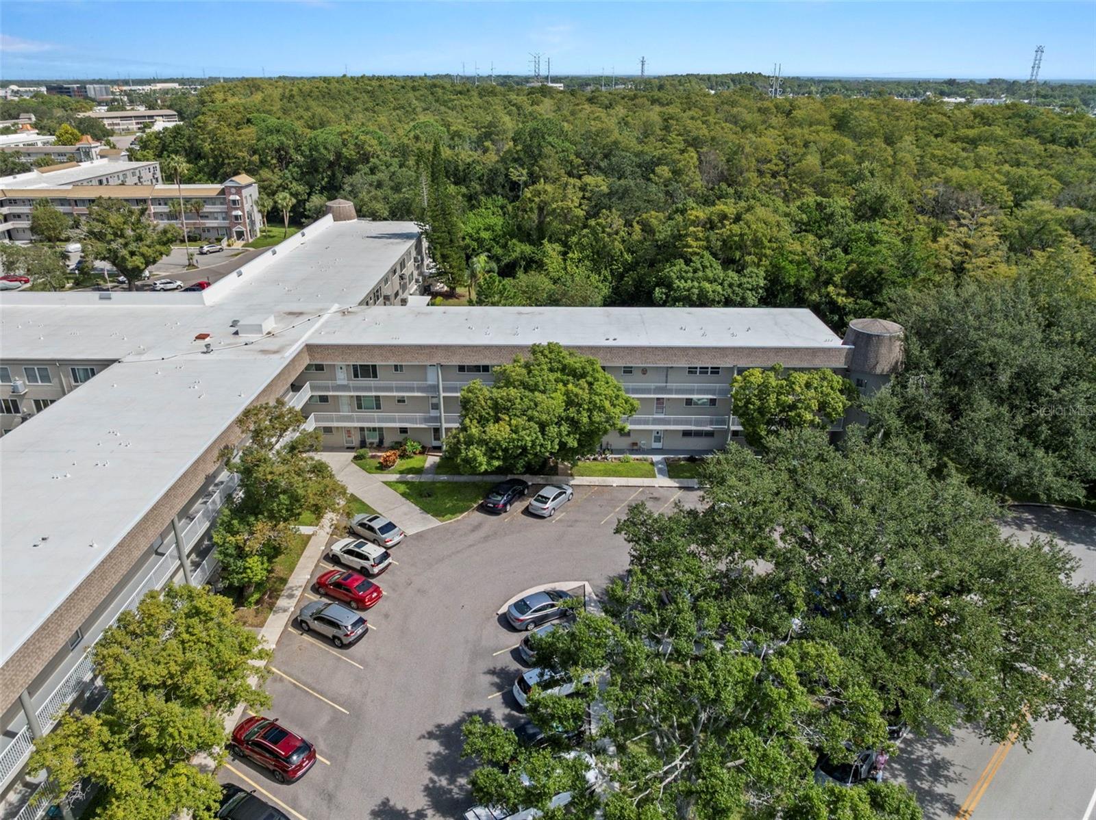 ON TOP OF THE WORLD - Residential