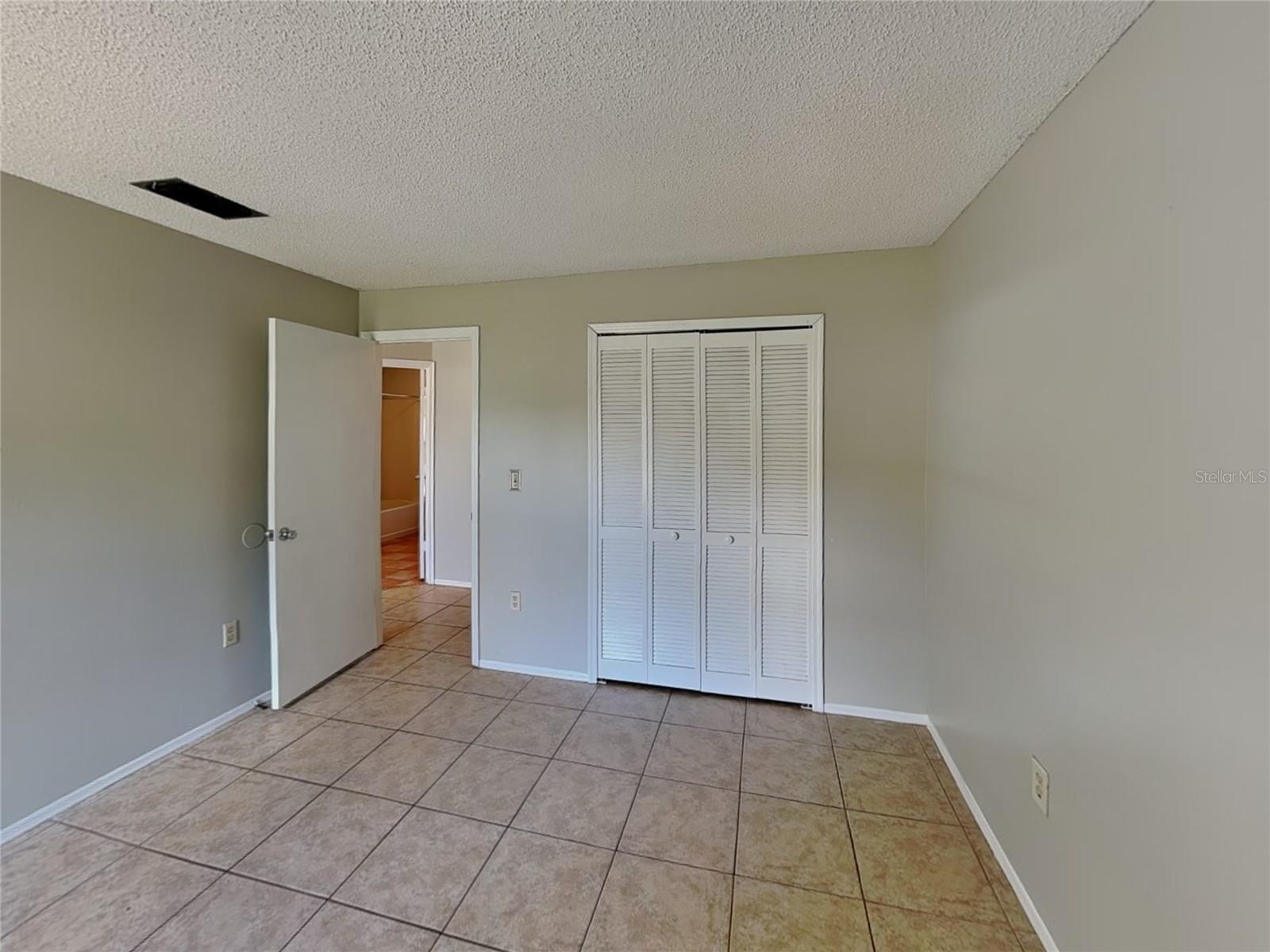 SILVER BEND - Residential Lease