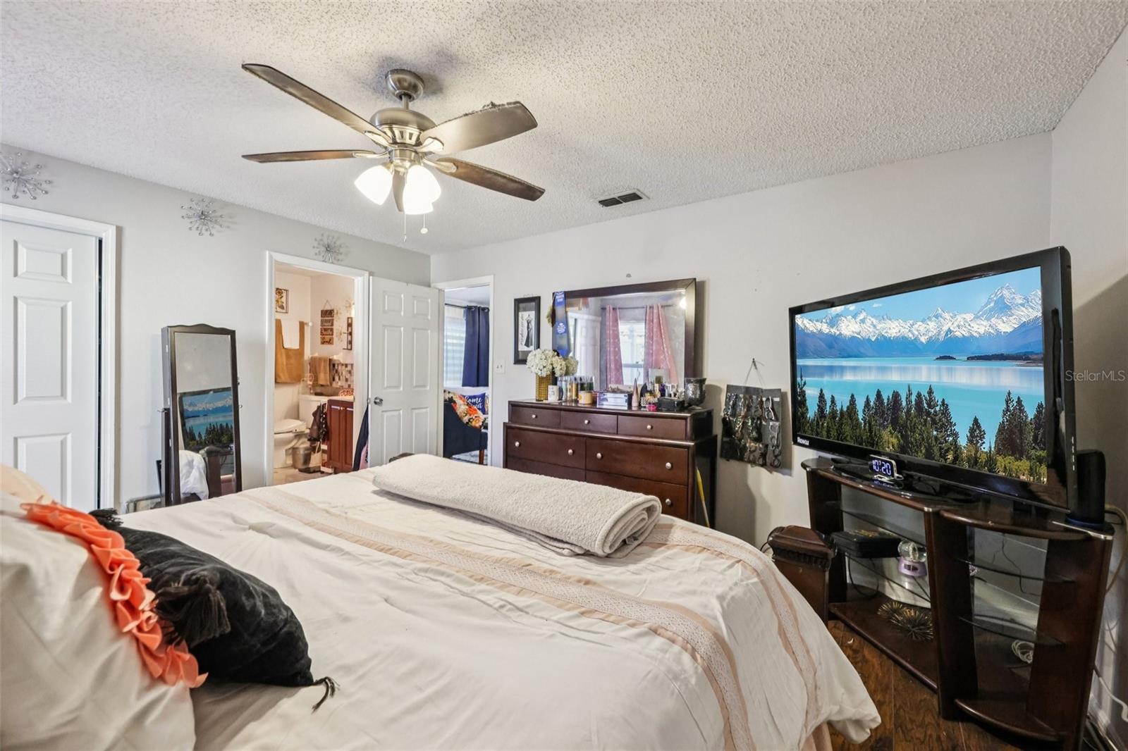 REGENCY PARK - Residential