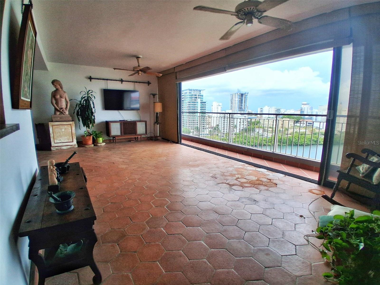 CONDOMINIO DEL MAR - Residential