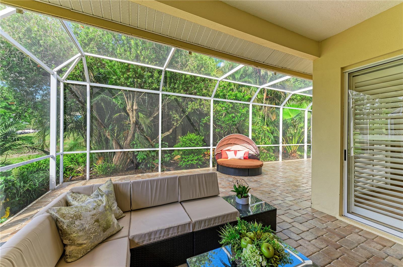 OAKBROOKE I AT RIVER CLUB NORTH - Residential