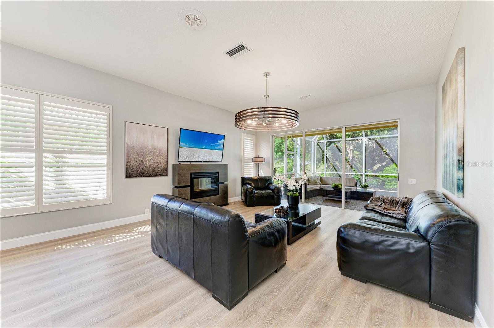 OAKBROOKE I AT RIVER CLUB NORTH - Residential