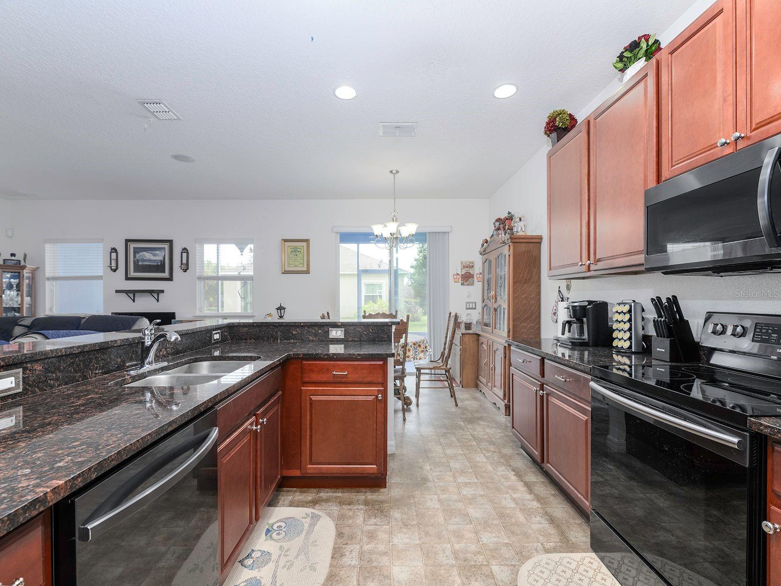 CHARLESTON PARK - Residential