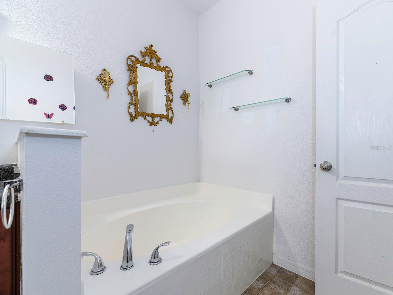 CHARLESTON PARK - Residential