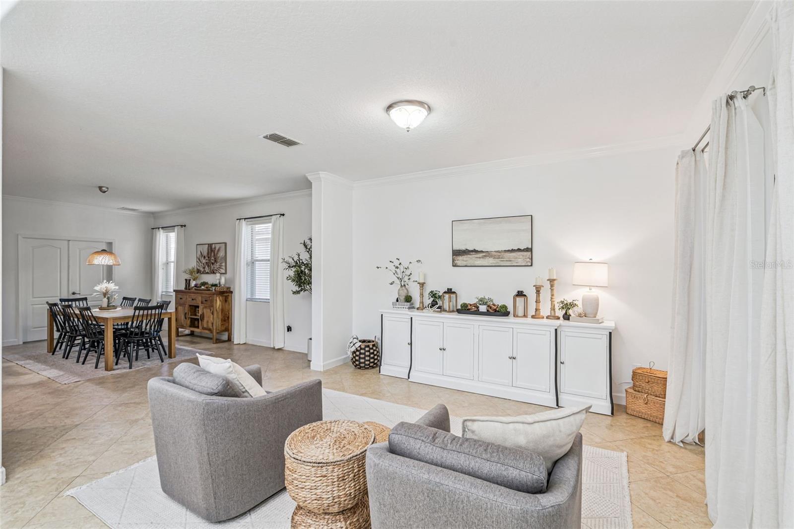 SIGNATURE LAKES - Residential