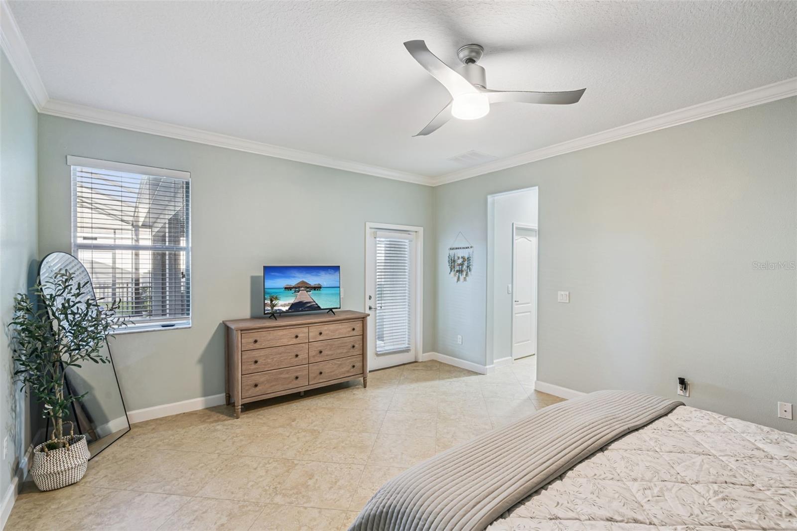 SIGNATURE LAKES - Residential