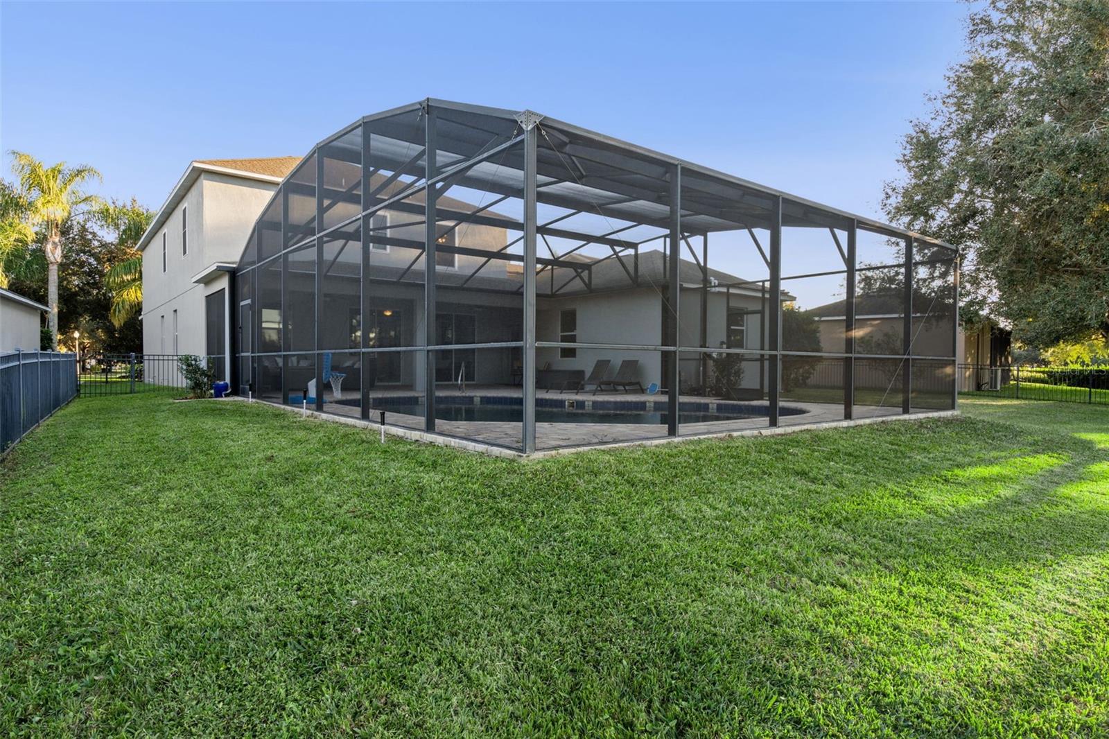 SIGNATURE LAKES - Residential