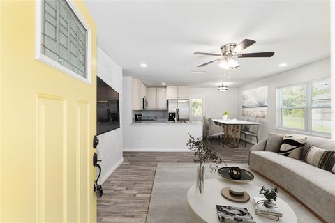 Photo of 1522 SE 13th Place, Gainesville, FL 32641 (MLS # GC532910)