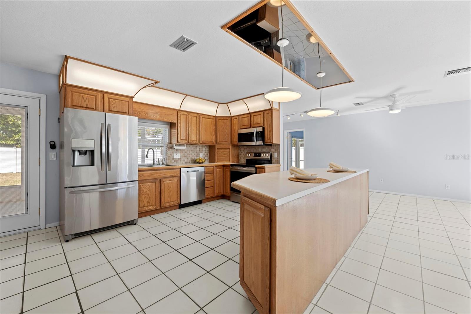 SPRING HILL - Residential