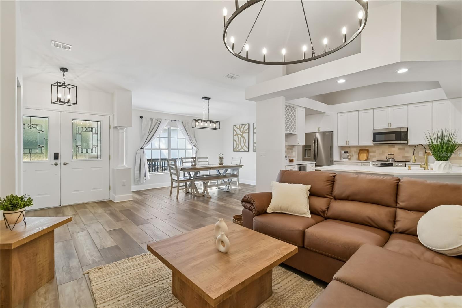 SCANLON COUNTRY ESTATES - Residential
