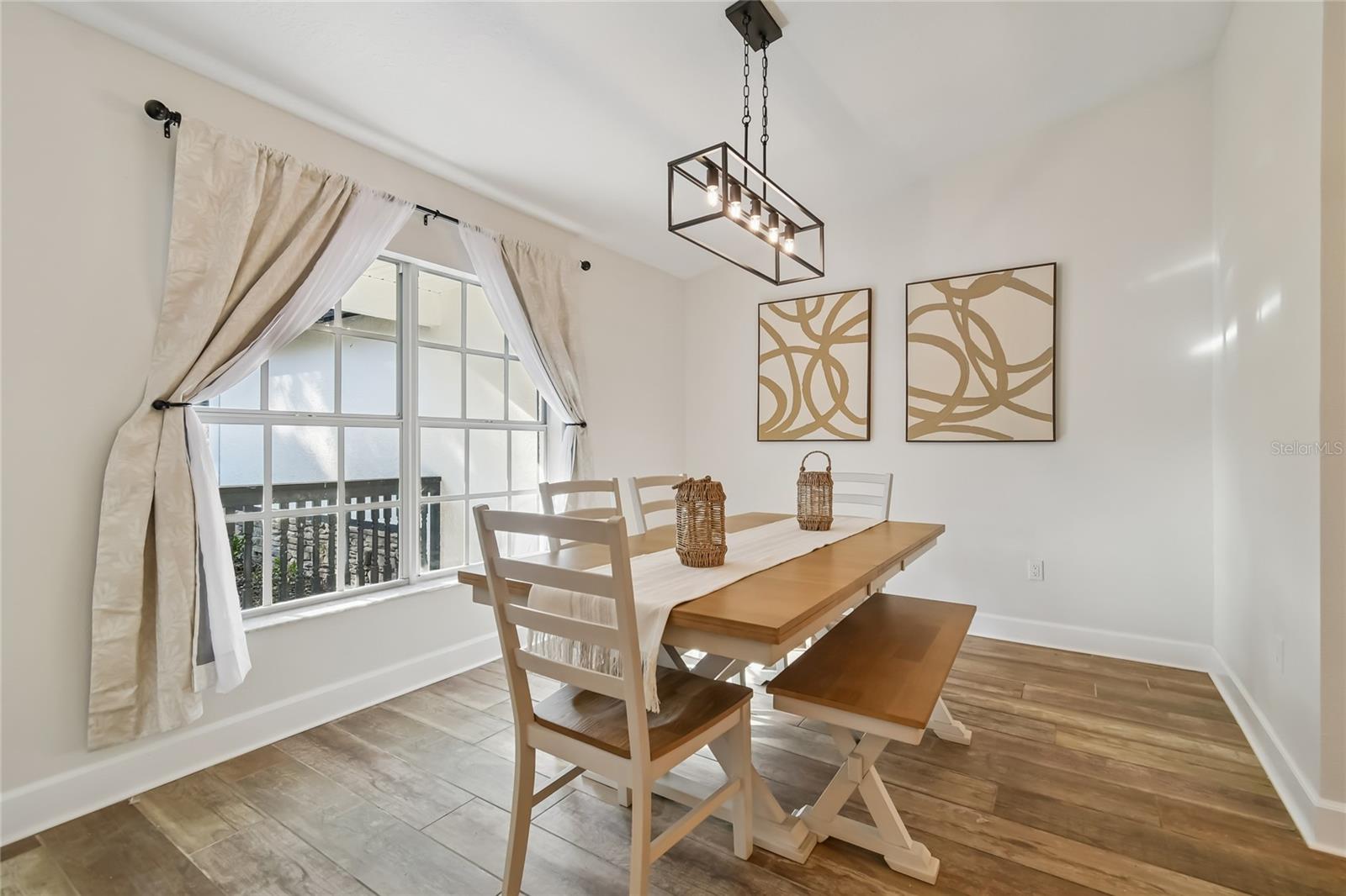 SCANLON COUNTRY ESTATES - Residential