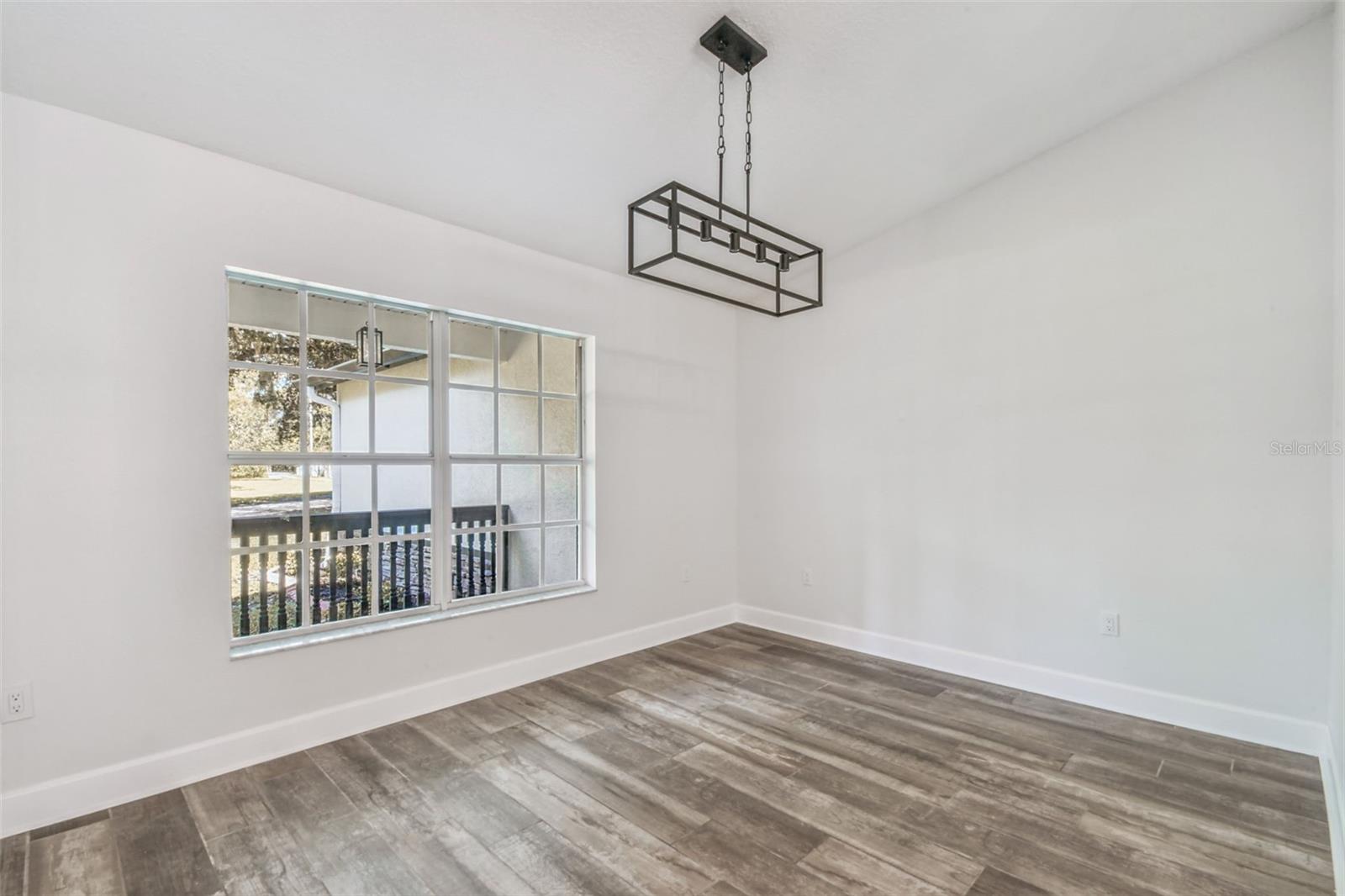 SCANLON COUNTRY ESTATES - Residential