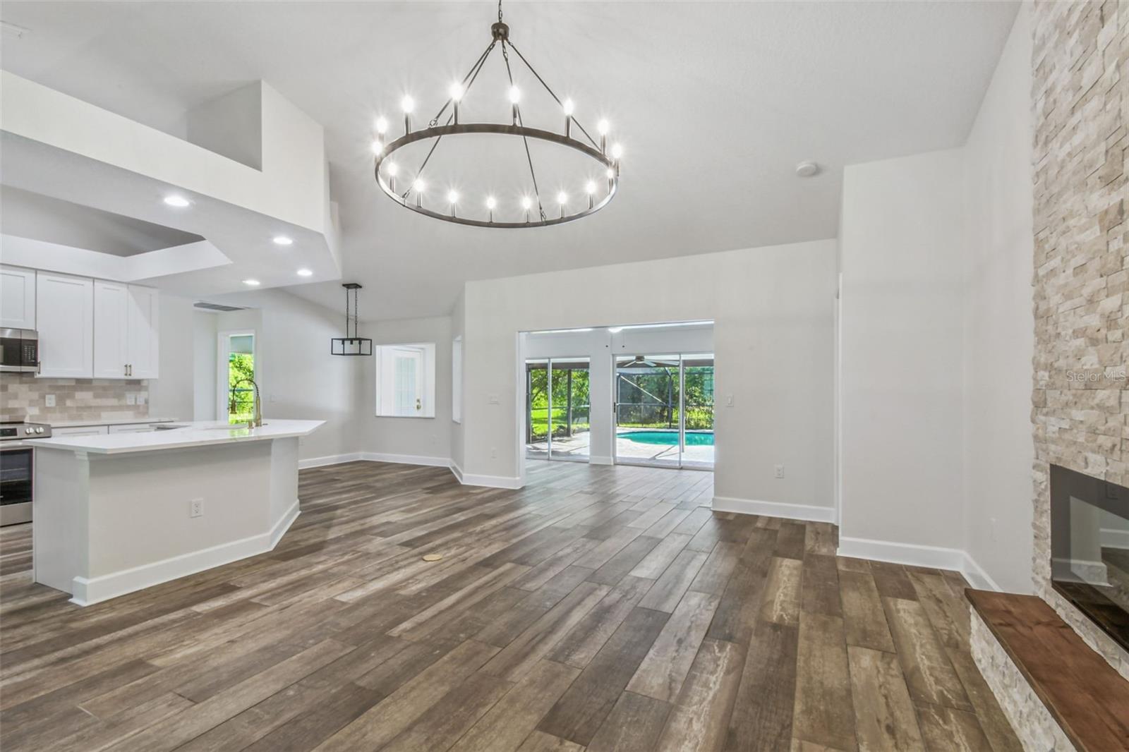 SCANLON COUNTRY ESTATES - Residential