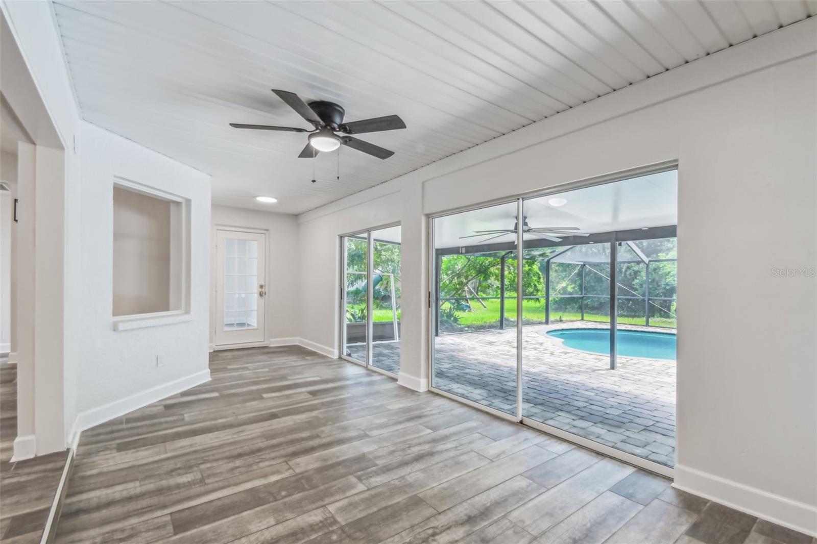 SCANLON COUNTRY ESTATES - Residential