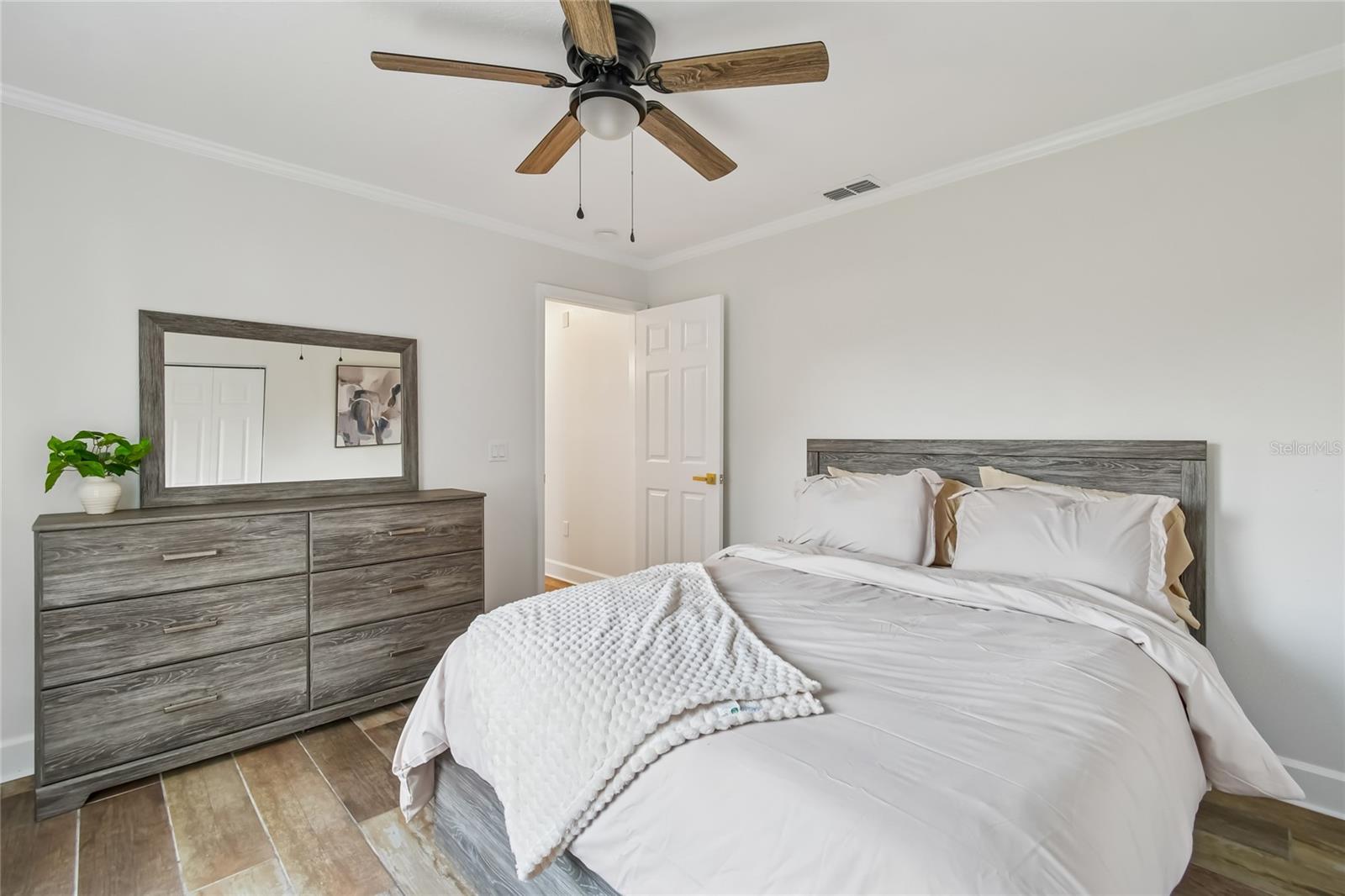 SCANLON COUNTRY ESTATES - Residential