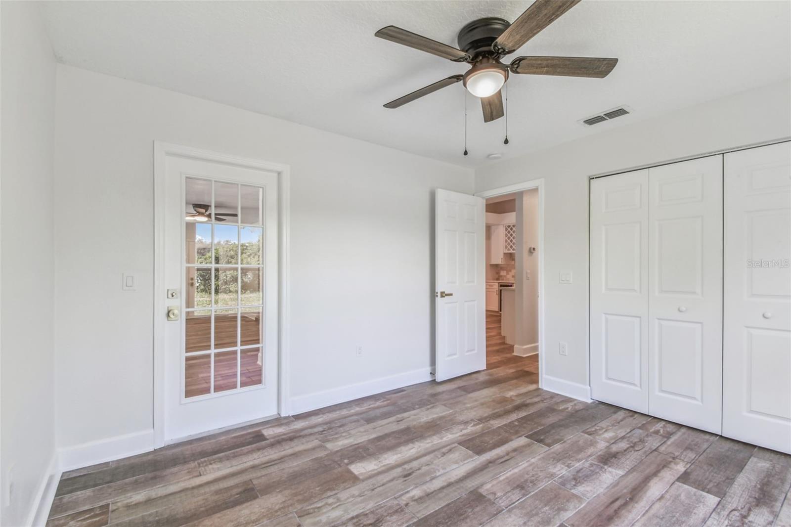 SCANLON COUNTRY ESTATES - Residential