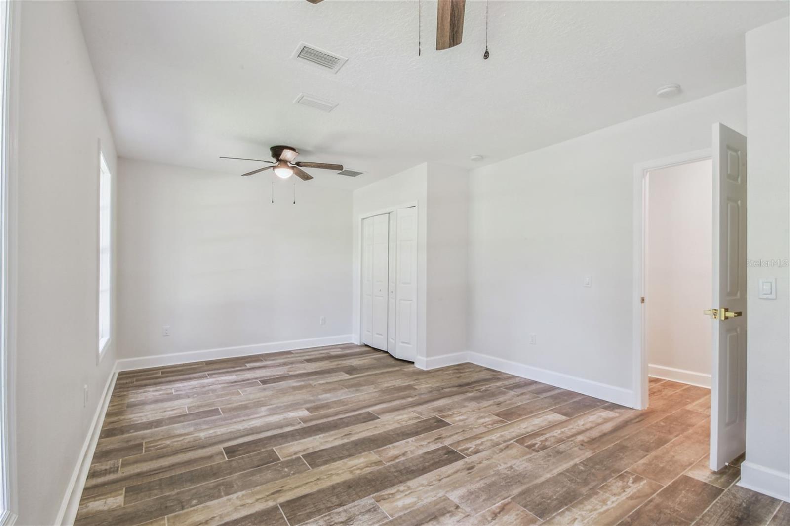 SCANLON COUNTRY ESTATES - Residential