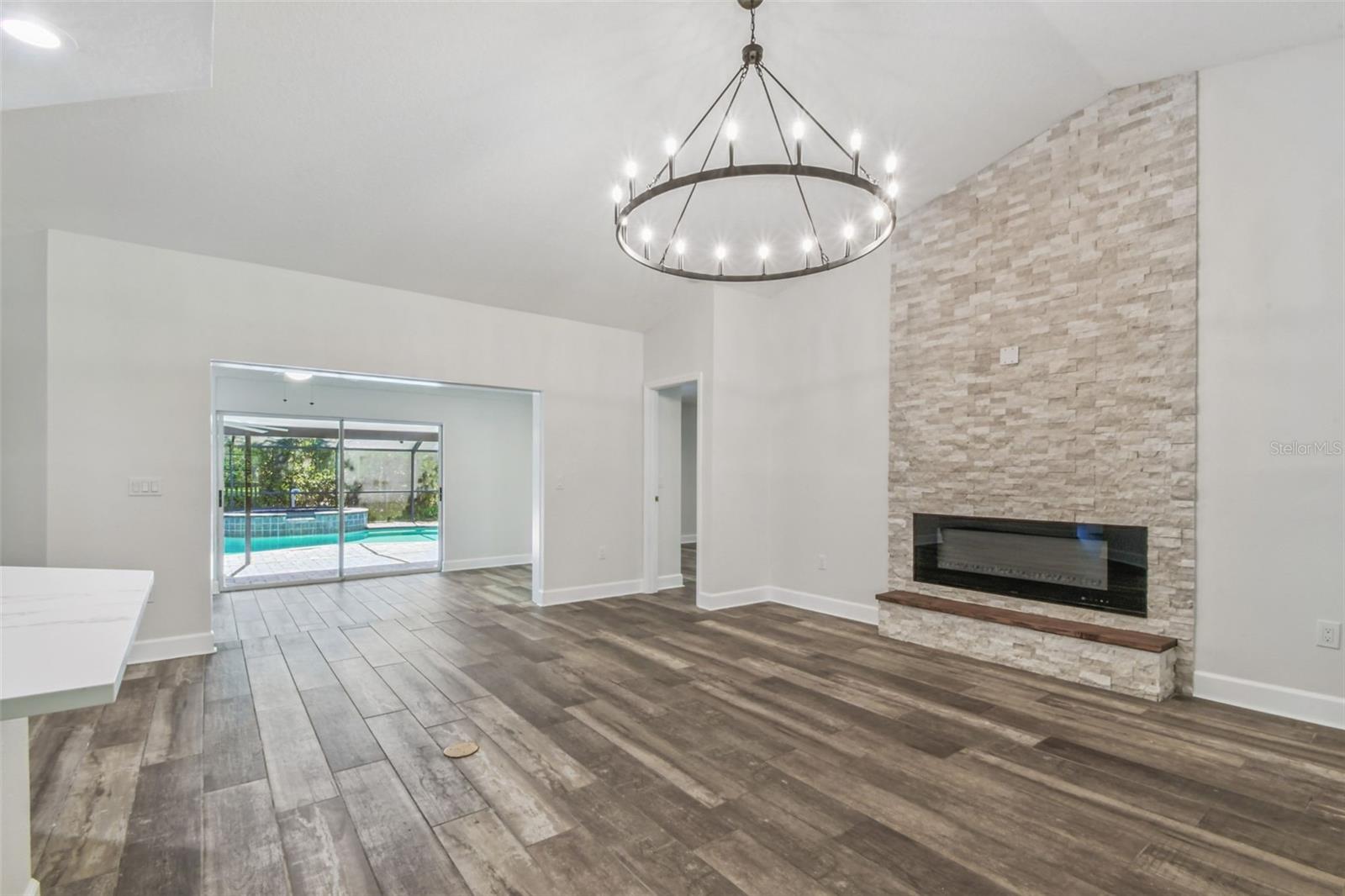 SCANLON COUNTRY ESTATES - Residential