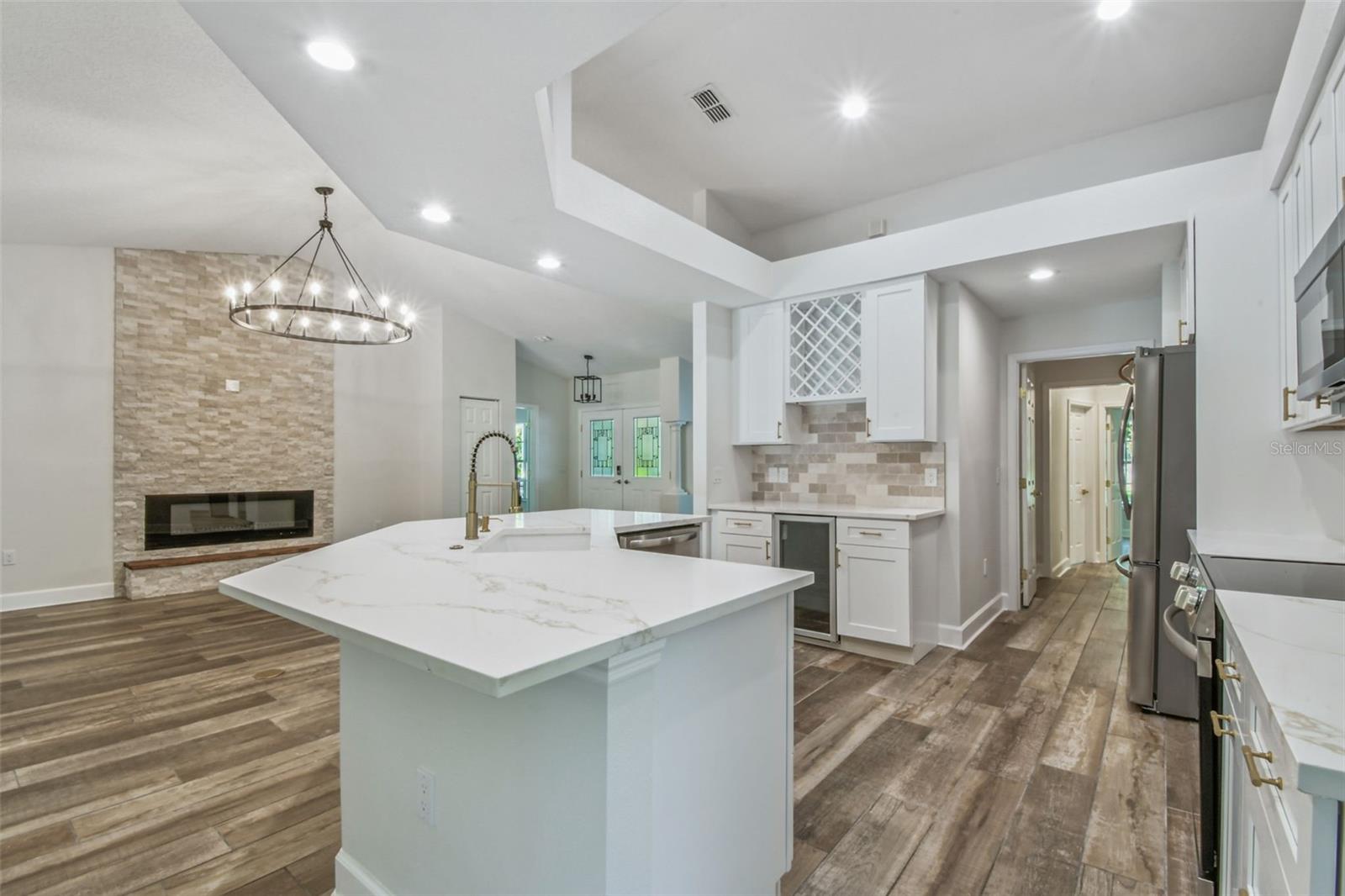 SCANLON COUNTRY ESTATES - Residential